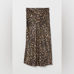 H&M Gently Flared, Leopard Print Skirt - Size 6